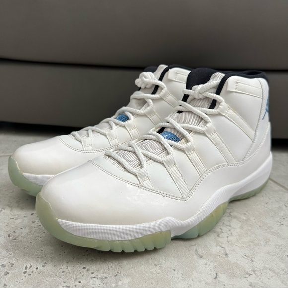 Jordan 11 Retro Sneaker Size 11.5 Men - Picture 6 of 15